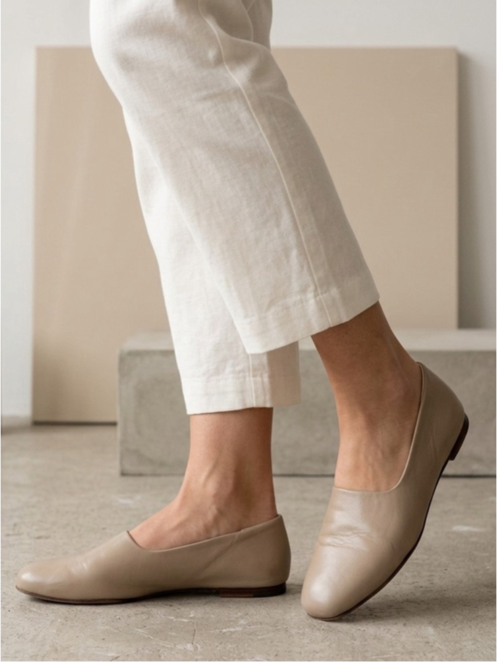 Want Les Essentiels Elci Taupe Leather Flats Size 38